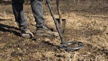 demining tool, metal detector and mine shovel.